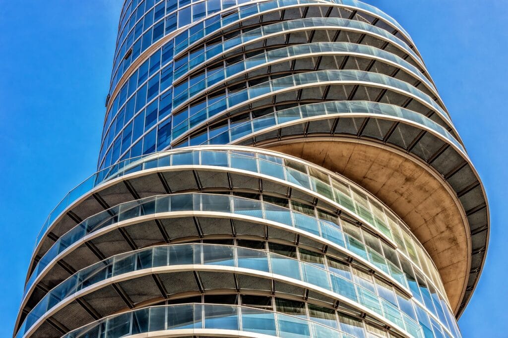 Breaking Into Commercial Real Estate: Your Strategic Financing Roadmap from Residential Investing