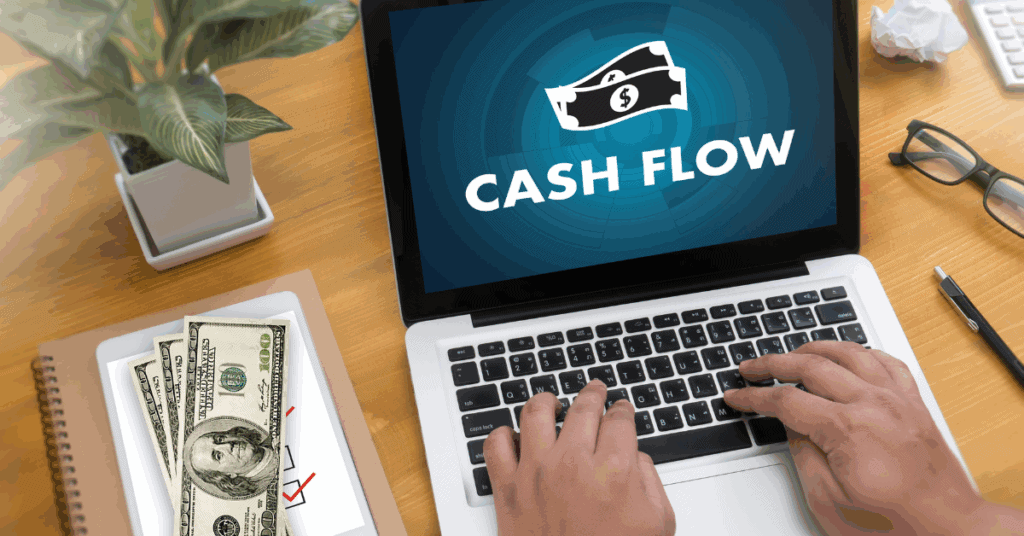 Student Housing Investment Strategy: Academic Year Cash Flow Management